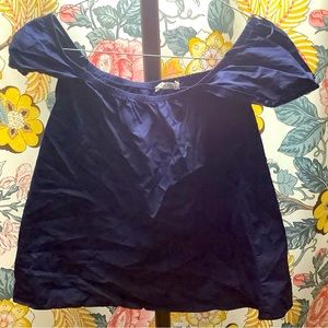 Dark blue/navy blouse.
